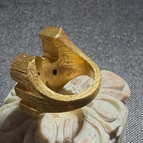 Iconic 1969 Robert Indiana Gold-Tone Love Sculptural Pop Art Ring Size 4.25 (1) - Picture 2 of 8
